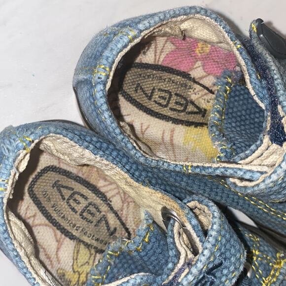 Keen Canvas Blue Strap Sneakers Size 5 - Picture 8 of 11